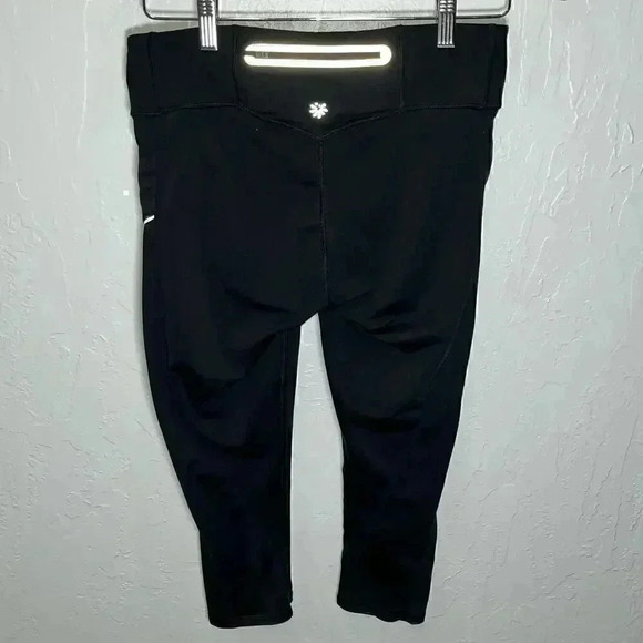 Athleta Stride Capri Black Size Medium - Picture 2 of 6